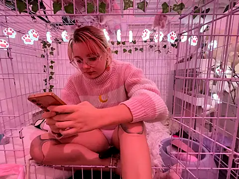 Snapshot of LaskaLeRoomba chatting on 28, 9, 2025 LaskaLeRoomba online show from 28, 9, 2025