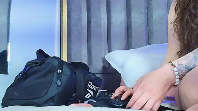 Snapshot of Eda_Bonne chatting on 29, 11, 2025 Eda Bonne online show from 29, 11, 2025