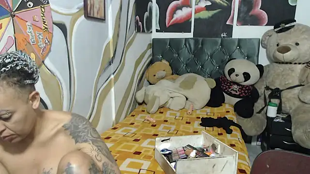 Snapshot of manzanahot9 chatting on 18, 11, 2025 manzanahot9 online show from 18, 11, 2025