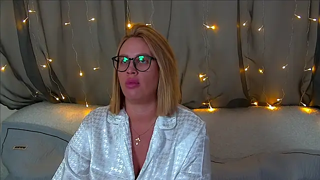 MariaNeumann online show from 26, 10, 2025