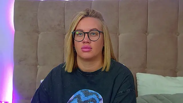 MariaNeumann online show from 19, 11, 2025