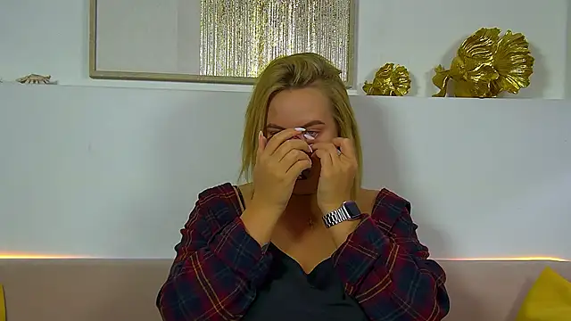 MariaNeumann online show from 21, 11, 2025