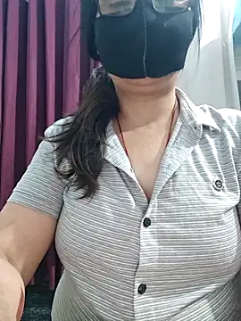 Snapshot of Aishwaryaa_69 chatting on 18, 4, 2026 Aishwaryaa 69 online show from 18, 4, 2026
