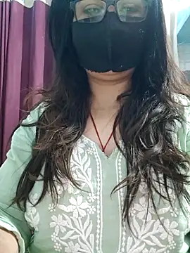Snapshot of Aishwaryaa_69 chatting on 29, 4, 2026 Aishwaryaa 69 online show from 29, 4, 2026