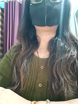 Snapshot of Aishwaryaa_69 chatting on 7, 5, 2026 Aishwaryaa 69 online show from 7, 5, 2026