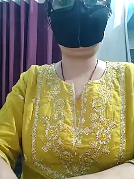 Snapshot of Aishwaryaa_69 chatting on 8, 5, 2026 Aishwaryaa 69 online show from 8, 5, 2026
