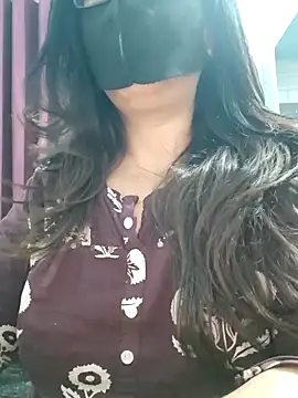 Snapshot of Aishwaryaa_69 chatting on 17, 5, 2026 Aishwaryaa 69 online show from 17, 5, 2026