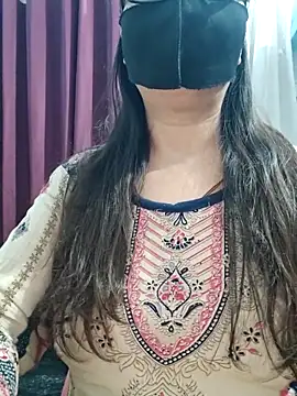 Snapshot of Aishwaryaa_69 chatting on 18, 5, 2026 Aishwaryaa 69 online show from 18, 5, 2026