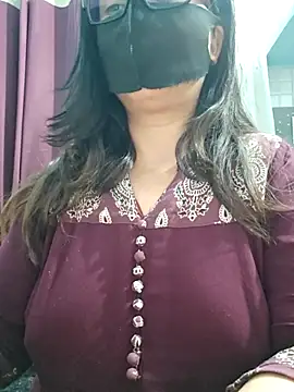 Snapshot of Aishwaryaa_69 chatting on 18, 5, 2026 Aishwaryaa 69 online show from 18, 5, 2026