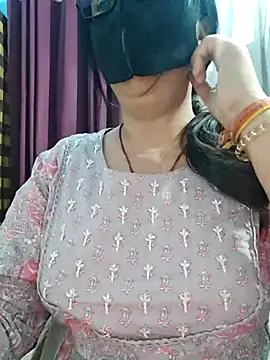 Snapshot of Aishwaryaa_69 chatting on 23, 5, 2026 Aishwaryaa 69 online show from 23, 5, 2026