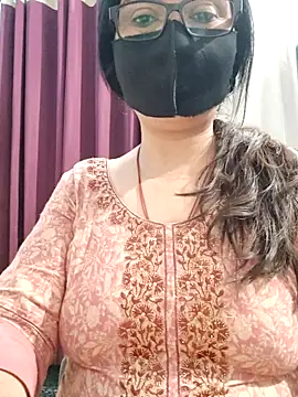 Snapshot of Aishwaryaa_69 chatting on 27, 5, 2026 Aishwaryaa 69 online show from 27, 5, 2026