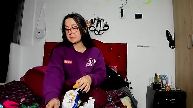 Sweet-Suck69 online show from 5, 1, 2025