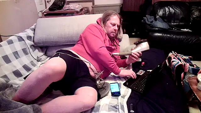 Snapshot of Mic_Oxinner chatting on 17, 12, 2024 Mic Oxinner online show from 17, 12, 2024