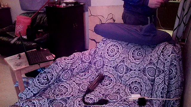 Snapshot of Mic_Oxinner chatting on 1, 1, 2025 Mic Oxinner online show from 1, 1, 2025