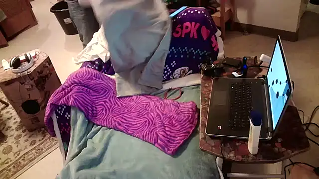 Snapshot of Mic_Oxinner chatting on 15, 1, 2025 Mic Oxinner online show from 15, 1, 2025