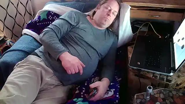 Snapshot of Mic_Oxinner chatting on 16, 1, 2025 Mic Oxinner online show from 16, 1, 2025