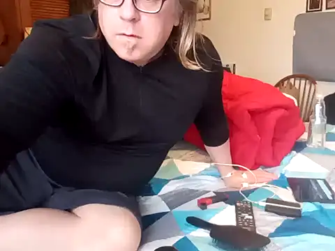 Snapshot of Mic_Oxinner chatting on 9, 2, 2025 Mic Oxinner online show from 9, 2, 2025