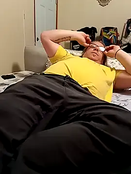 Snapshot of Mic_Oxinner chatting on 13, 3, 2025 Mic Oxinner online show from 13, 3, 2025