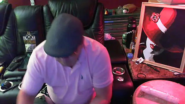 Snapshot of Mic_Oxinner chatting on 16, 9, 2025 Mic Oxinner online show from 16, 9, 2025