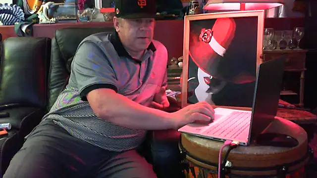 Snapshot of Mic_Oxinner chatting on 17, 9, 2025 Mic Oxinner online show from 17, 9, 2025