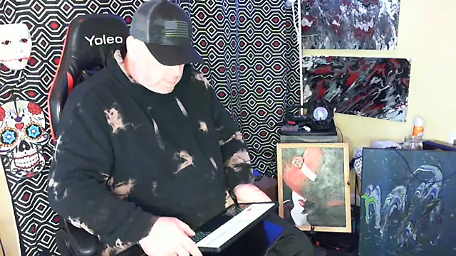 Snapshot of Mic_Oxinner chatting on 3, 10, 2025 Mic Oxinner online show from 3, 10, 2025