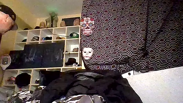 Snapshot of Mic_Oxinner chatting on 6, 10, 2025 Mic Oxinner online show from 6, 10, 2025