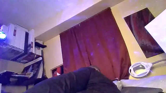 Snapshot of Mic_Oxinner chatting on 10, 10, 2025 Mic Oxinner online show from 10, 10, 2025