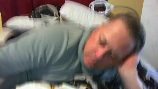 Snapshot of Mic_Oxinner chatting on 11, 10, 2025 Mic Oxinner online show from 11, 10, 2025