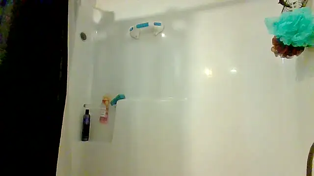 Snapshot of Mic_Oxinner chatting on 17, 10, 2025 Mic Oxinner online show from 17, 10, 2025