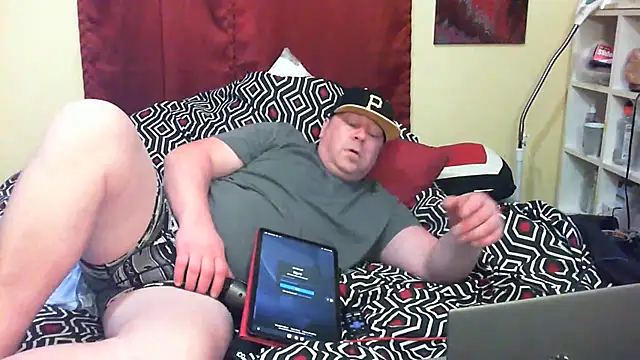 Snapshot of Mic_Oxinner chatting on 22, 10, 2025 Mic Oxinner online show from 22, 10, 2025