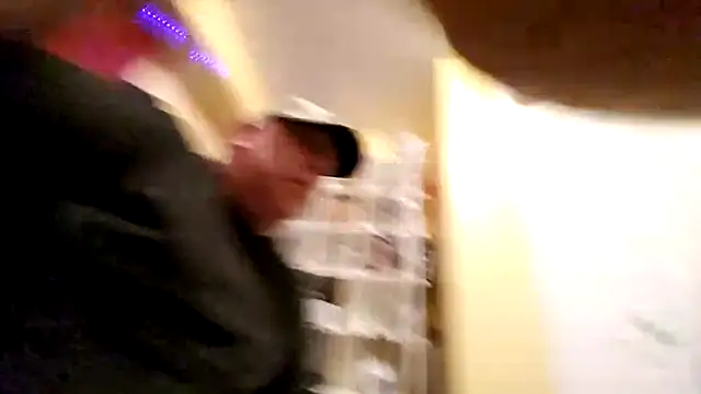 Snapshot of Mic_Oxinner chatting on 1, 11, 2025 Mic Oxinner online show from 1, 11, 2025