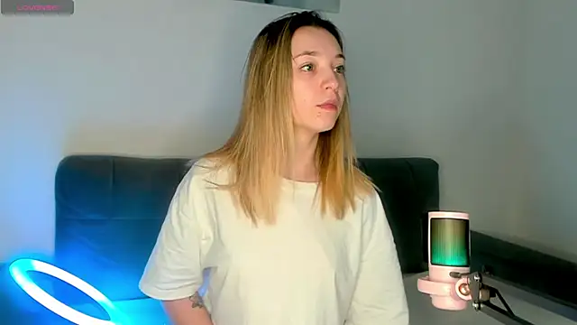 MiaThaine online show from 20, 2, 2025