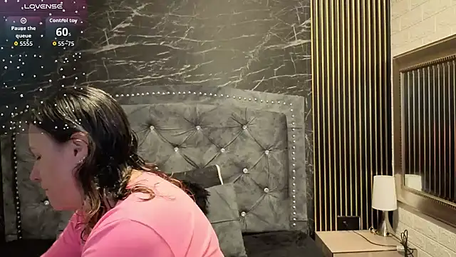 charlotte  G online show from 23, 11, 2025