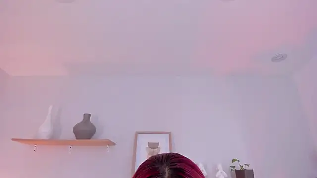 Scarlett Morgan  online show from 15, 2, 2025