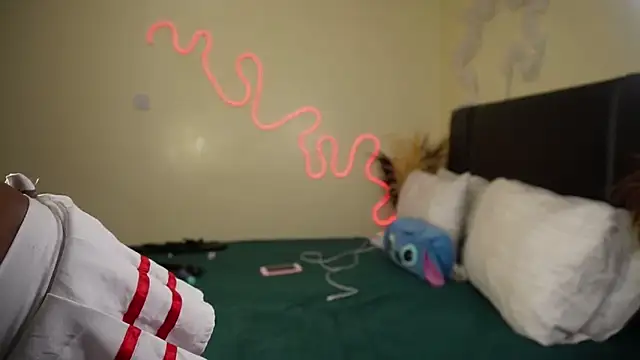  Watuluv  online show from 31, 1, 2025