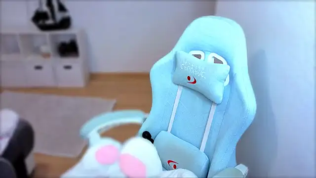 StellaLawless online show from 2, 11, 2025