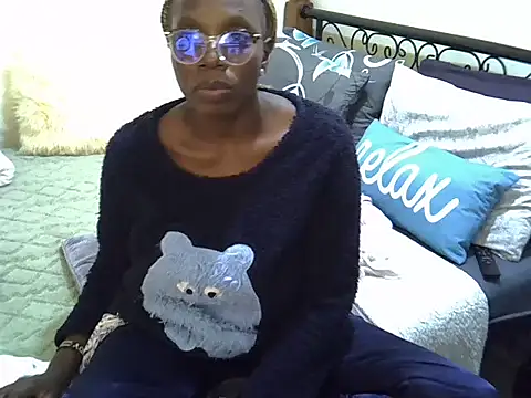 Snapshot of Sweet_Bear chatting on 4, 6, 2026 Sweet Bear online show from 4, 6, 2026