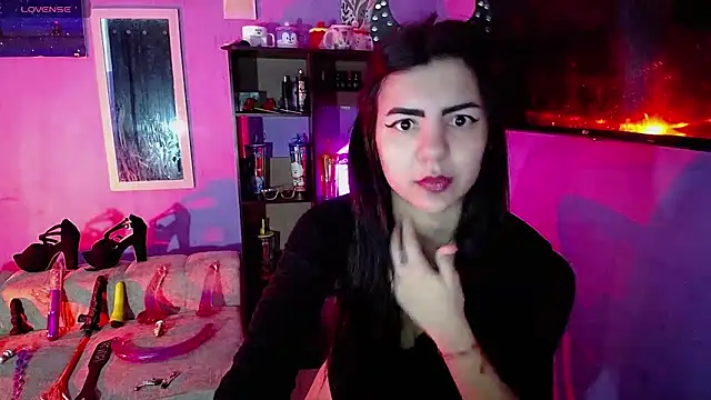 IsisRouse online show from 11, 11, 2025