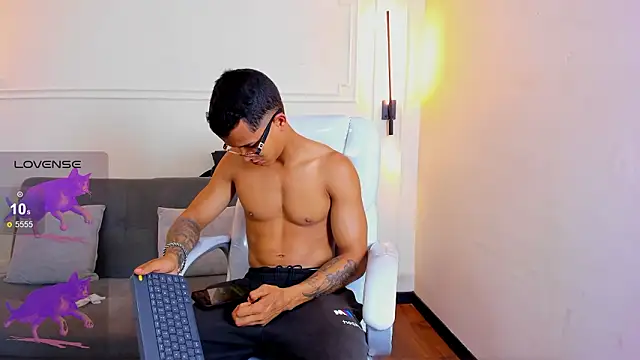 Snapshot of Paradise_boy_s chatting on 28, 2, 2026 Paradise boy s online show from 28, 2, 2026