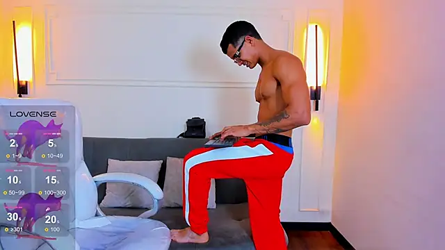 Snapshot of Paradise_boy_s chatting on 2, 3, 2026 Paradise boy s online show from 2, 3, 2026