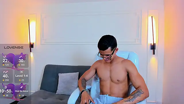 Snapshot of Paradise_boy_s chatting on 4, 3, 2026 Paradise boy s online show from 4, 3, 2026