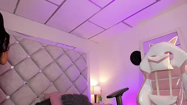 Snapshot of alessiaferry chatting on 18, 10, 2025 alessiaferry online show from 18, 10, 2025