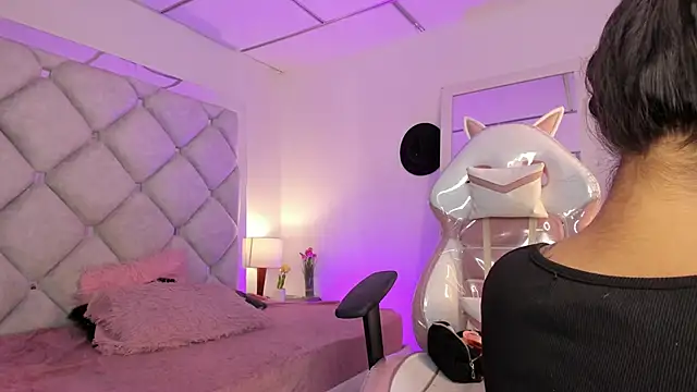 Snapshot of alessiaferry chatting on 27, 11, 2025 alessiaferry online show from 27, 11, 2025