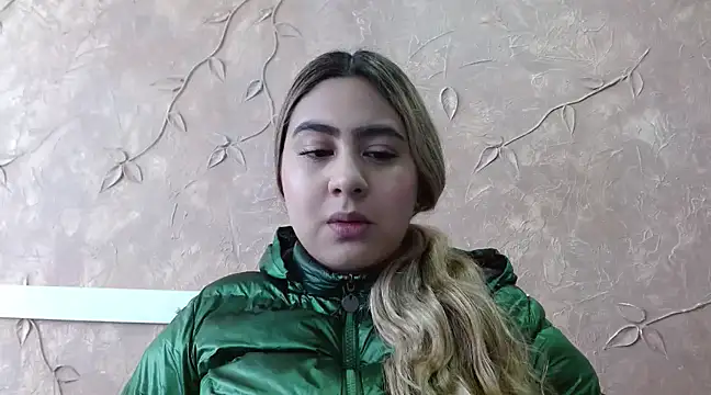 Miabonnett  online show from 20, 2, 2025