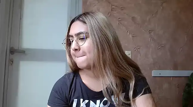 Miabonnett  online show from 20, 2, 2025