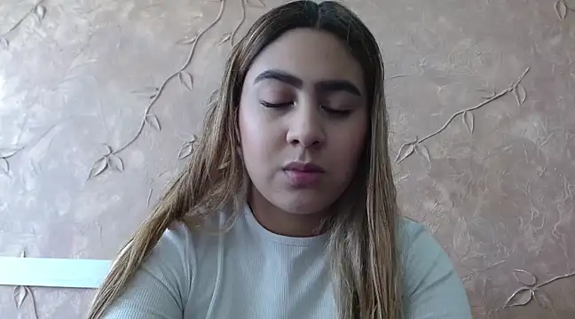 Miabonnett  online show from 21, 2, 2025