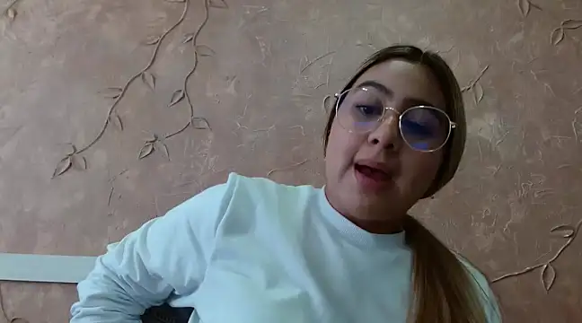 Miabonnett  online show from 25, 2, 2025