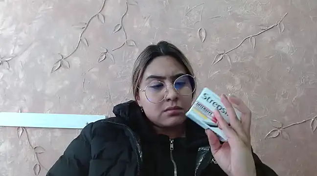 Miabonnett  online show from 4, 3, 2025