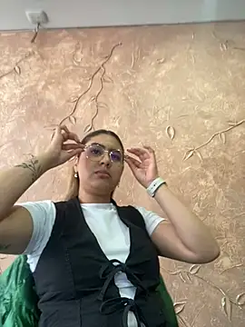 Miabonnett  online show from 21, 3, 2025