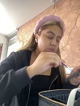 Miabonnett  online show from 20, 10, 2025